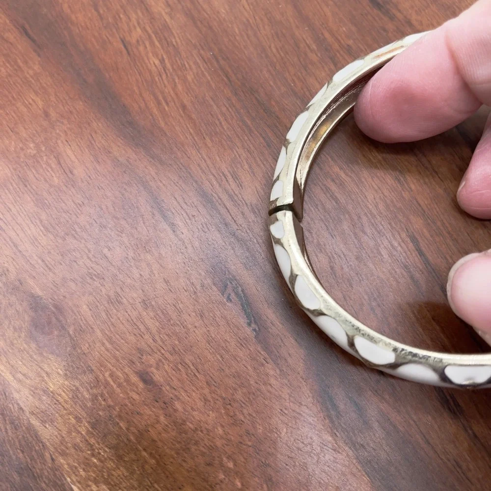 White Enamel Gold Tone Hinged‎ Bangle Bracelet Preppy Timeless Minimalist